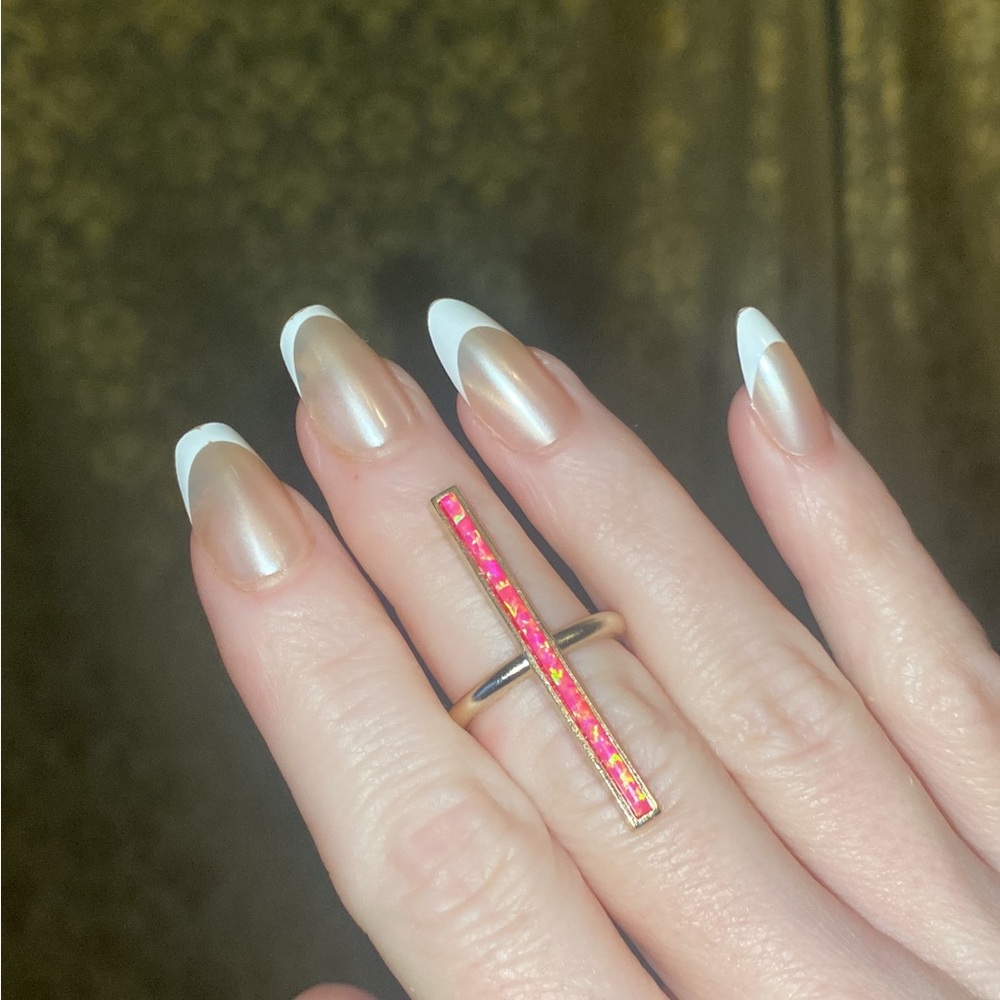 Kendra Scott Pink Opal and Gold Ring - Picture 3 of 8